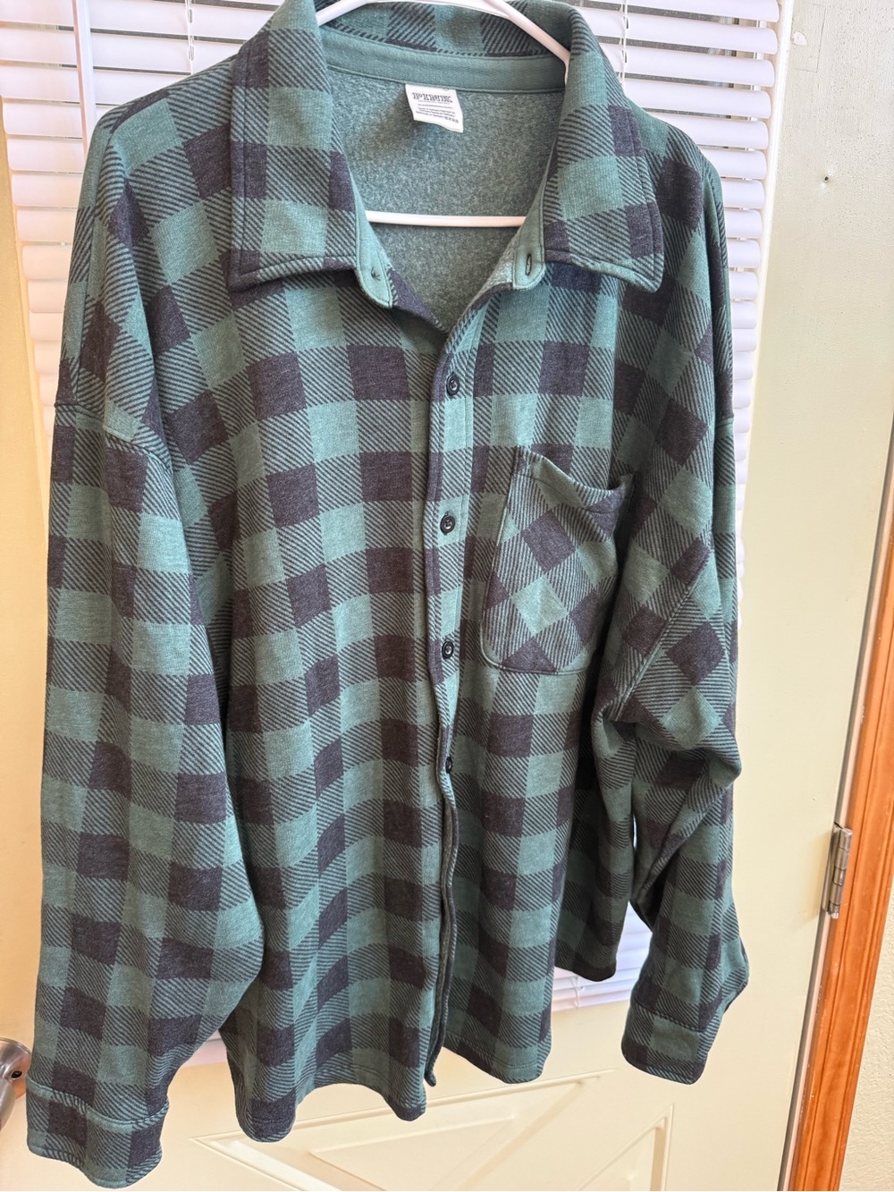 Victoria's Secret PINK oversized green black fleece plaid button-down shacket XL